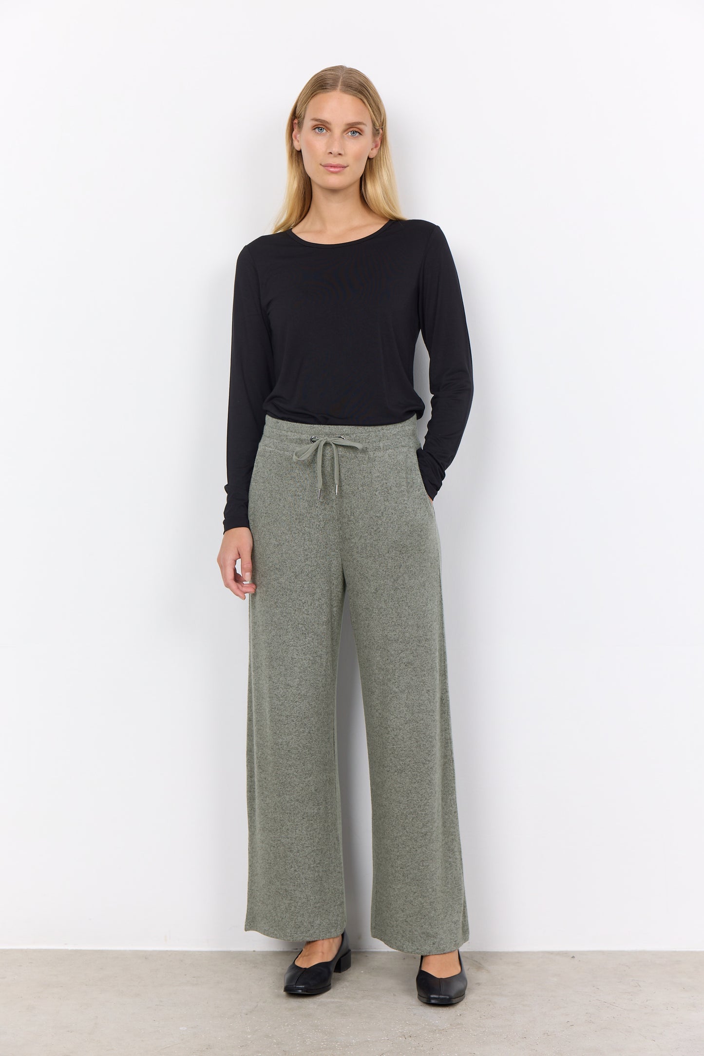 Biara 74 Knitted Pants by Soya Concept