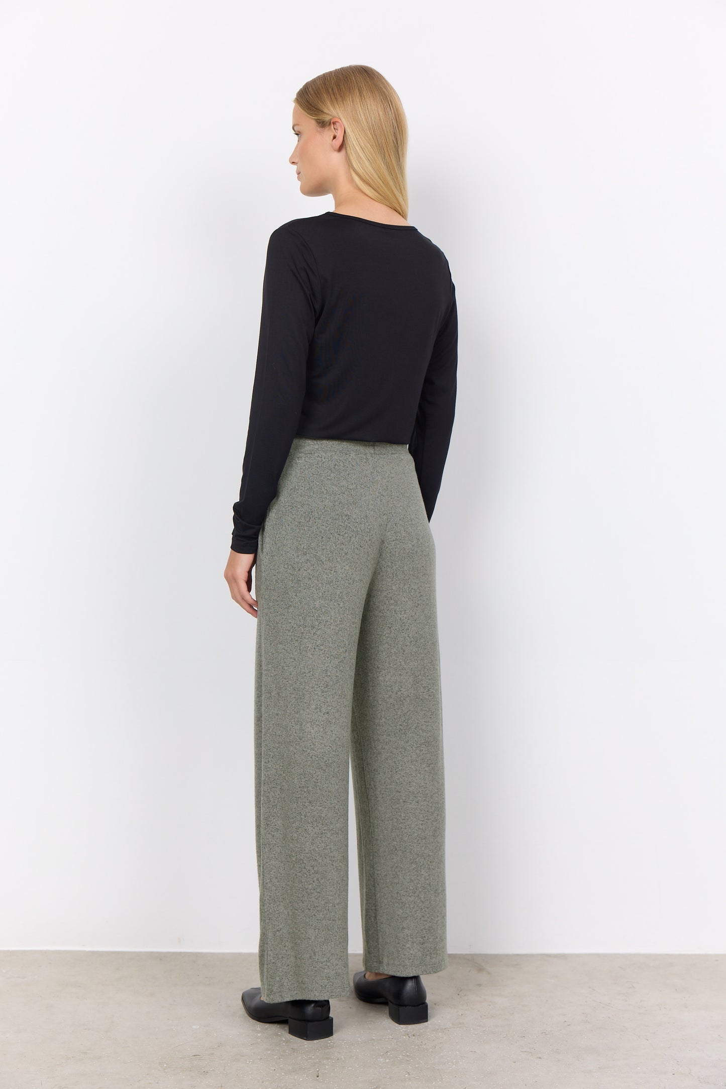 Biara 74 Knitted Pants by Soya Concept