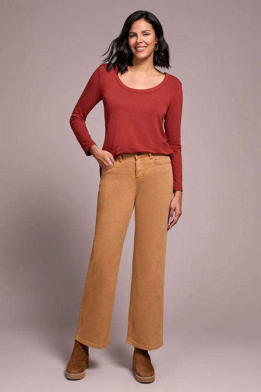 Brooke Hugging Wide Jeans by Tribal