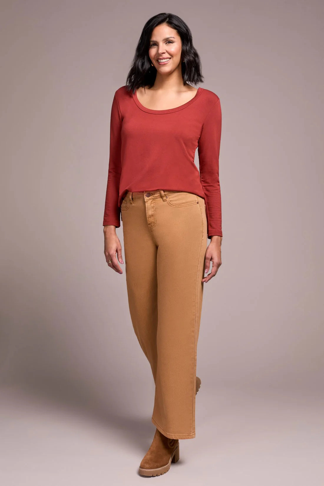 Brooke Hugging Wide Jeans by Tribal
