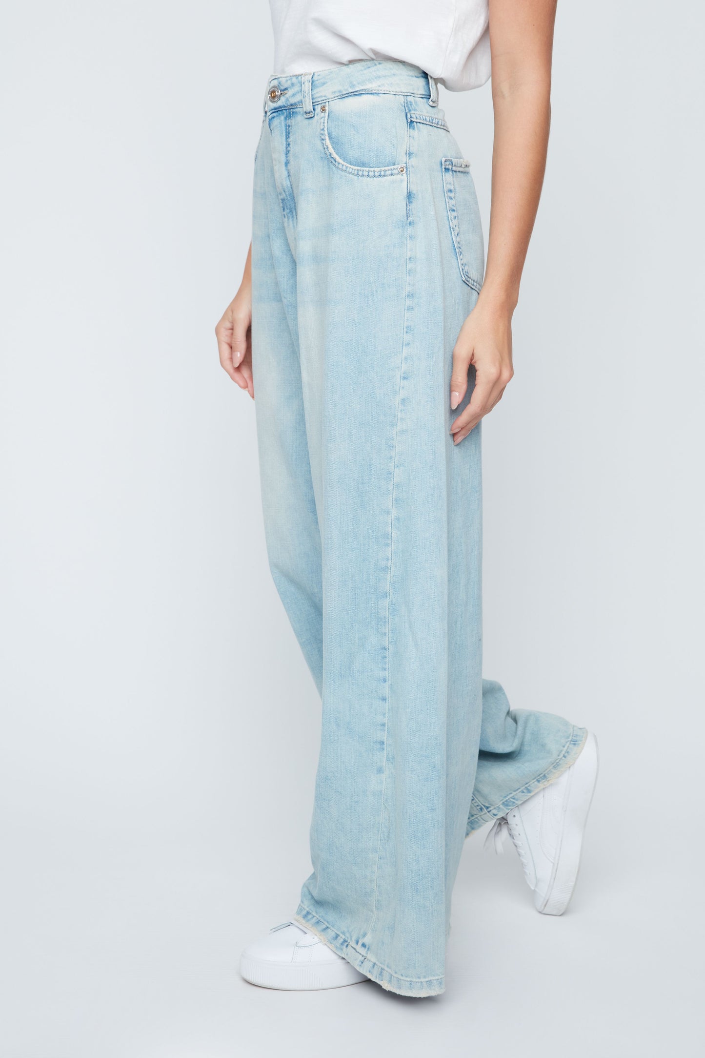 Woven Pant by Renuar