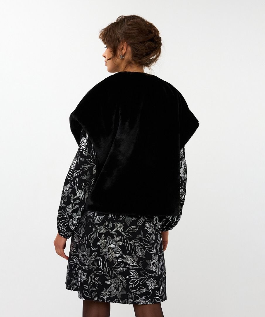 Gilet Oversized Fake Fur by Esqualo